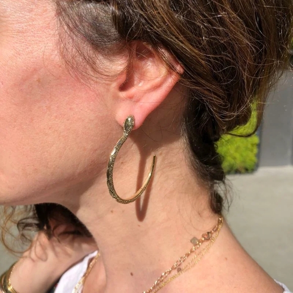 SLATE Serpentine Hoop Earrings - Picture 7 of 7